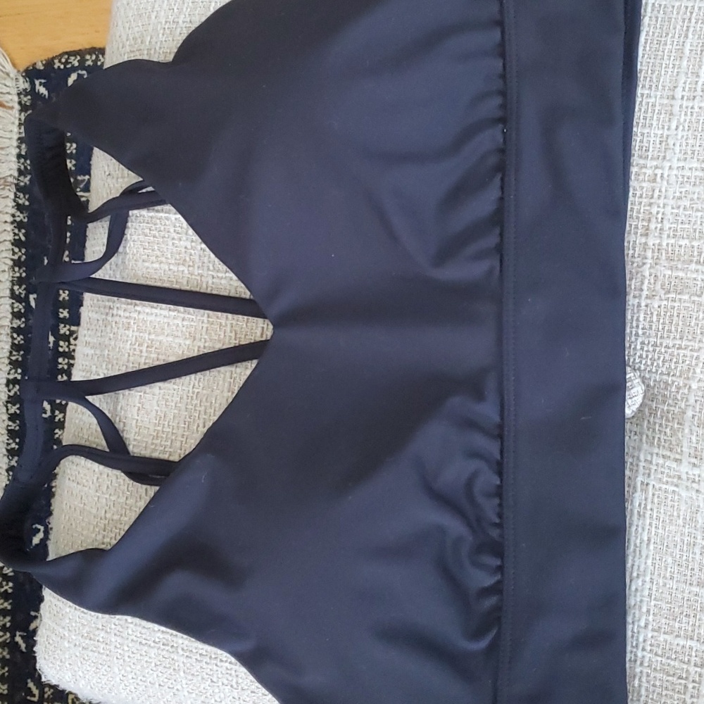 Black Sports Bra Medium Nwt